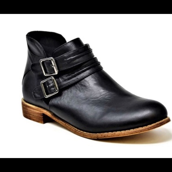 SALE⭐️⭐️ Women’s Ankle Buckle Booties - Picture 3 of 4